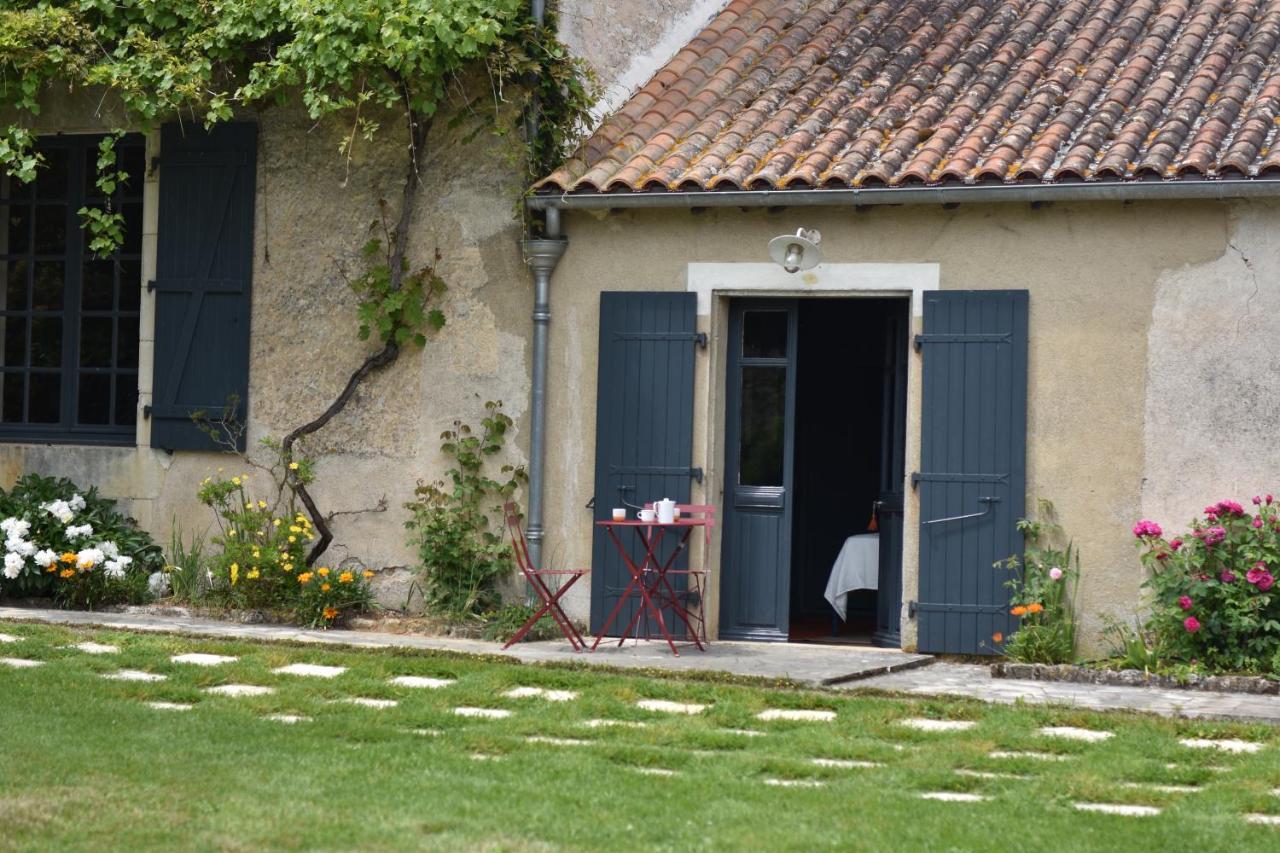 Un Jardin Et Trois Maisons Brux Eksteriør bilde