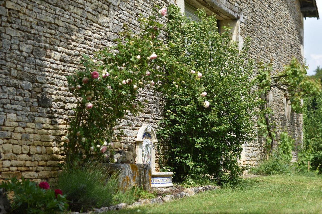 Un Jardin Et Trois Maisons Brux Eksteriør bilde